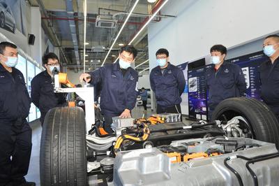 中國特色企業新型學徒制 萬人培訓班開啟，助力企業技術服務新篇章